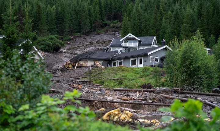 enebolig tatt av skred