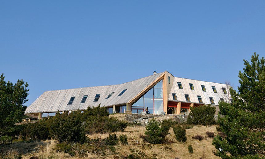 2009 Preikestolen turisthytte i Rogaland, Statens byggeskikkpris 2009, fotograf Jiri Havran.jpg 2009 Preikestolen turisthytte i Rogaland, Statens byggeskikkpris 2009, fotograf Jiri Havran.jpg