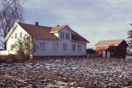 1985 Gran gård og Gahre gård, Statens byggeskikkpris 1985, ukjent fotograf, Gran gård.jpg