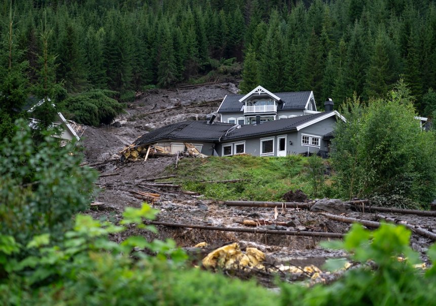 enebolig tatt av skred